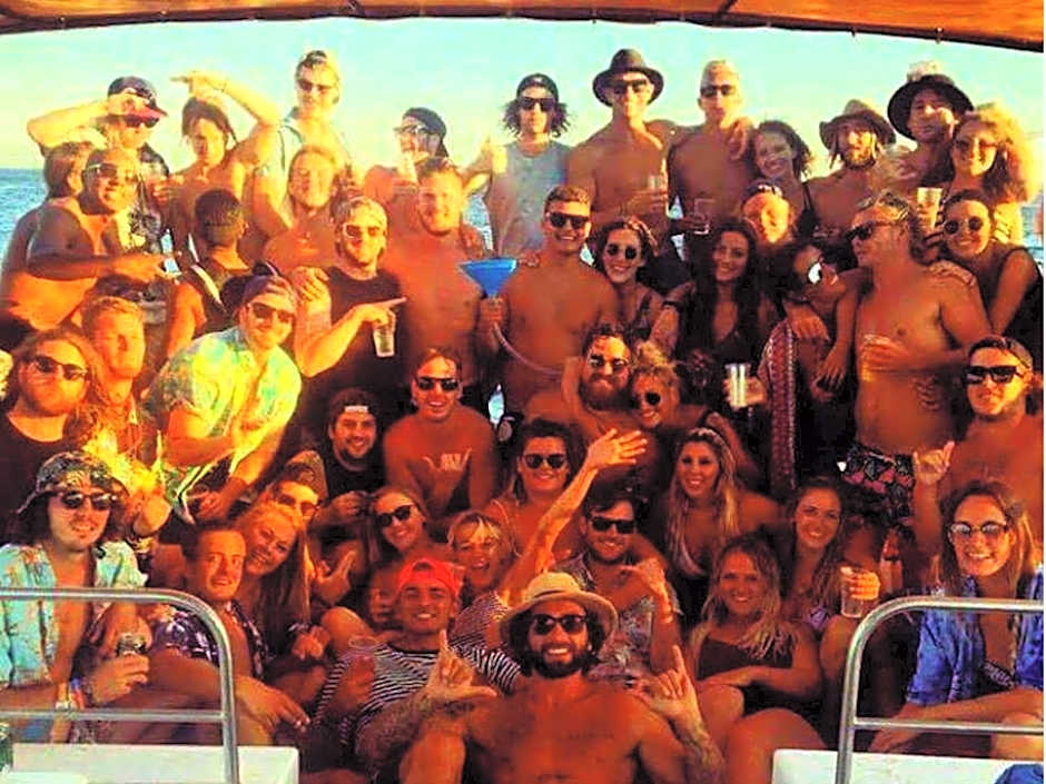 The 17 Party Hostel