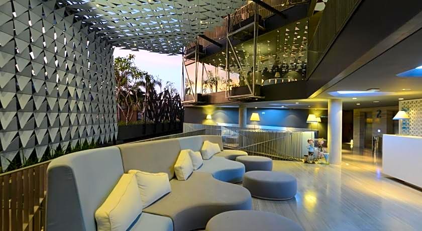 Ize Hotel Seminyak