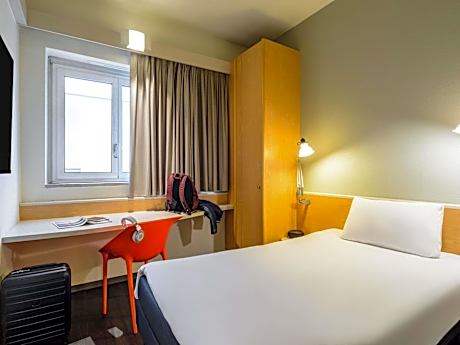 Standard Room with 1 Single Bed