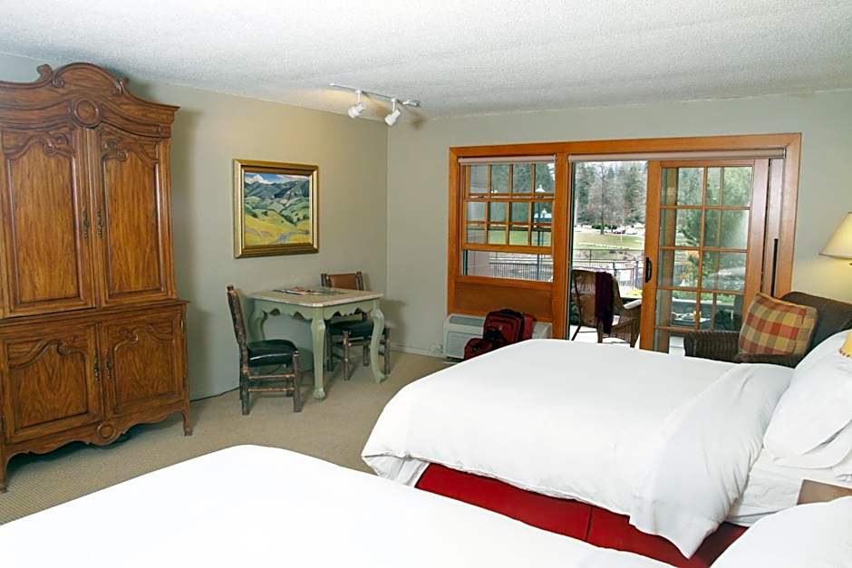 The Lodge at Riverside