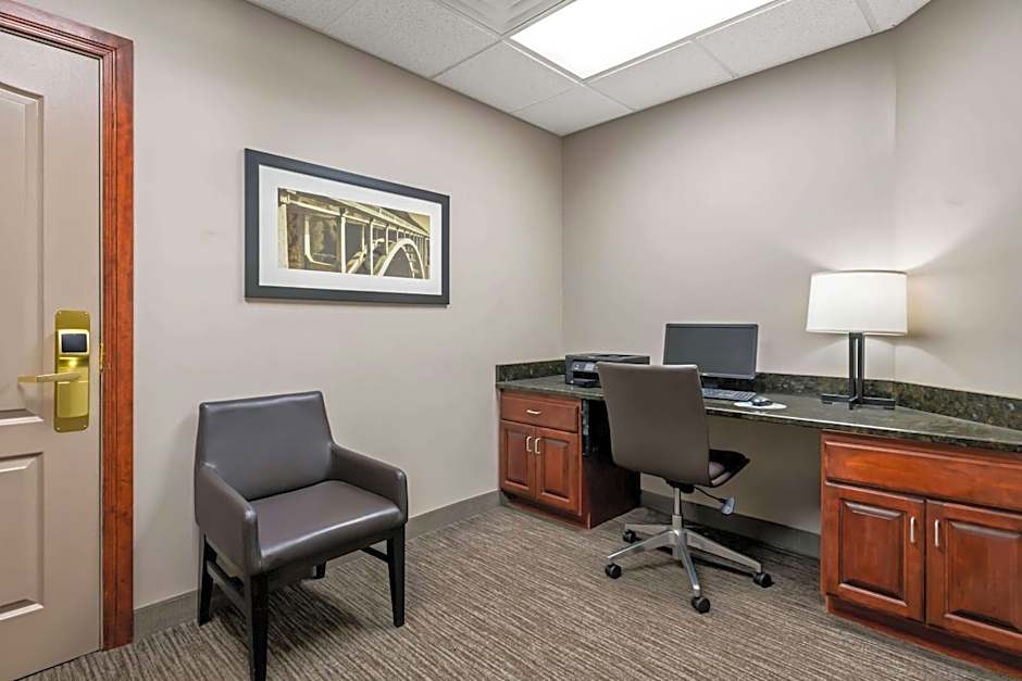 Country Inn & Suites by Radisson, Red Wing, MN