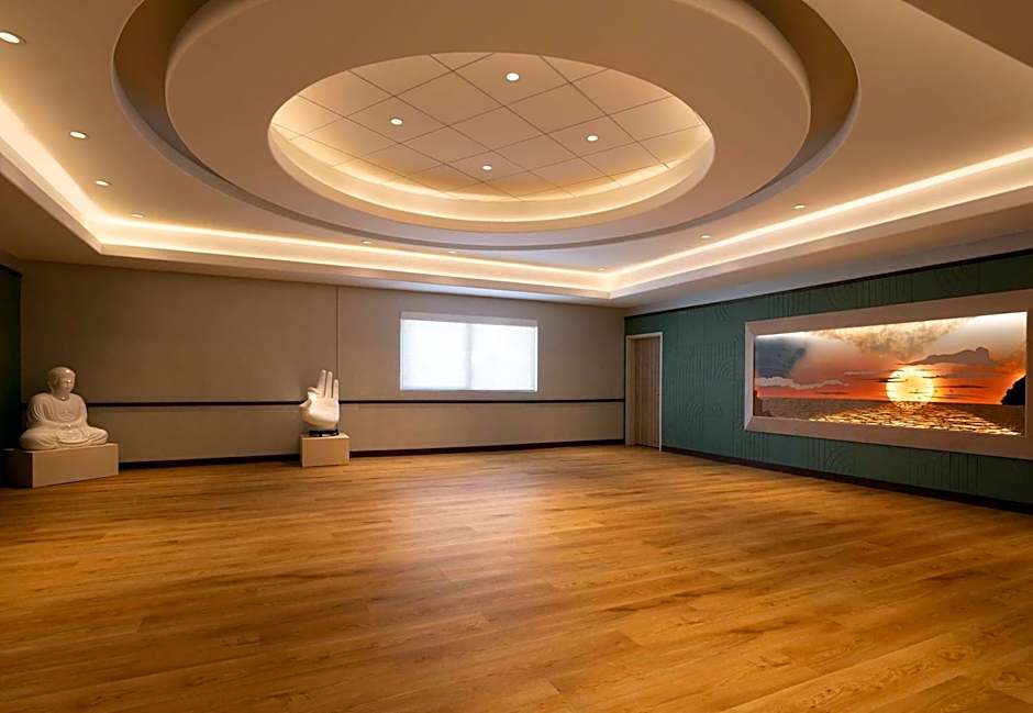 Sanctity Hotel Rancho Cucamonga, Tapestry Collection Hilton