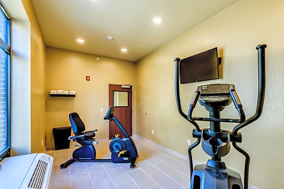 Cobblestone Inn & Suites - Waverly