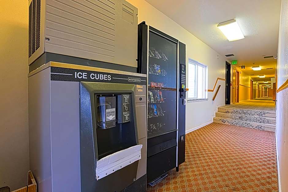 Coastal Inn by OYO Lincoln City - Oregon Coast Hwy