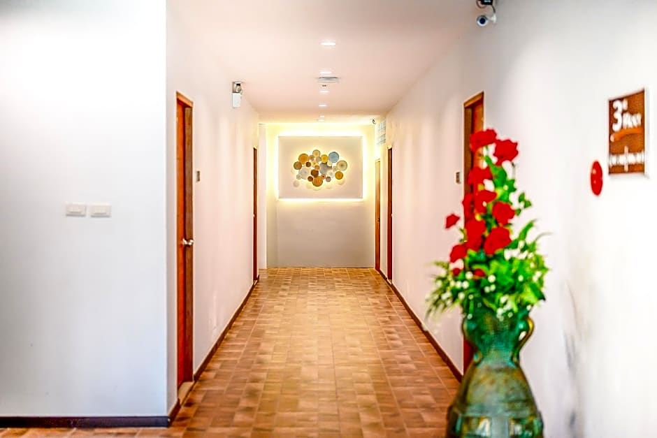 Nai Yang Place - Phuket Airport