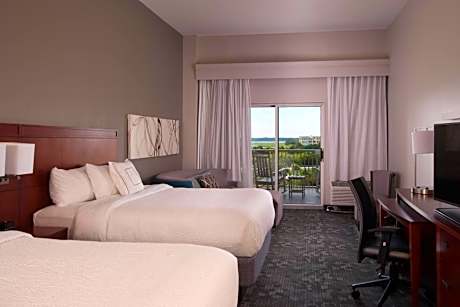 Queen Room with Two Queen Beds, Balcony and Sofa Bed - Hearing Accessible