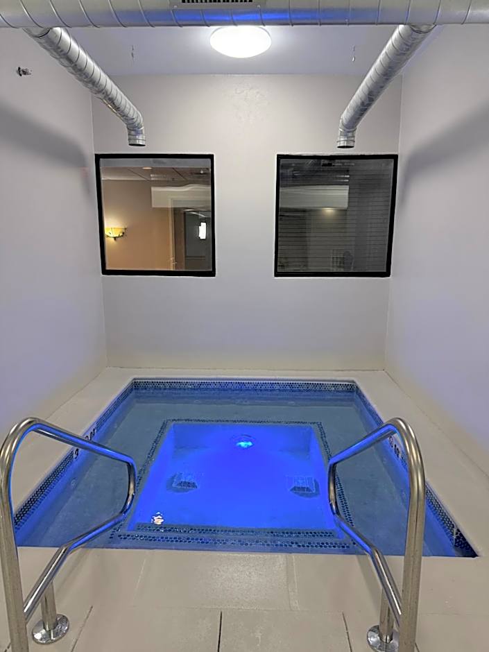 Beachfront Hotel Houghton Lake