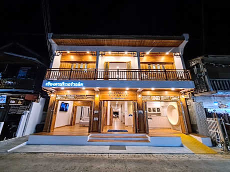 Chiangkhan River Walk Hotel