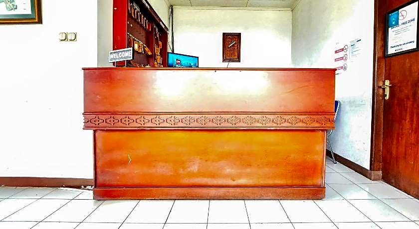 RedDoorz near Pasar Cipanas