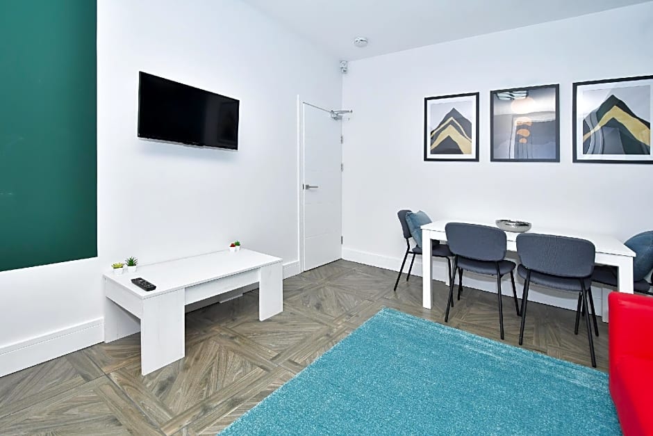 Townhouse @ 42 Minshull New Road Crewe