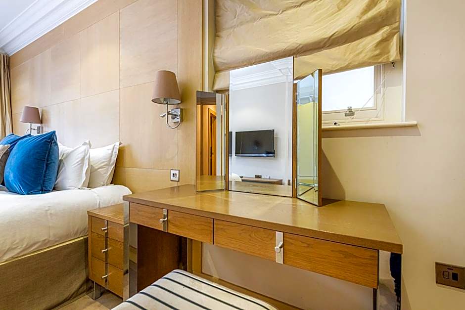 Claverley Court Apartment Knightsbridge