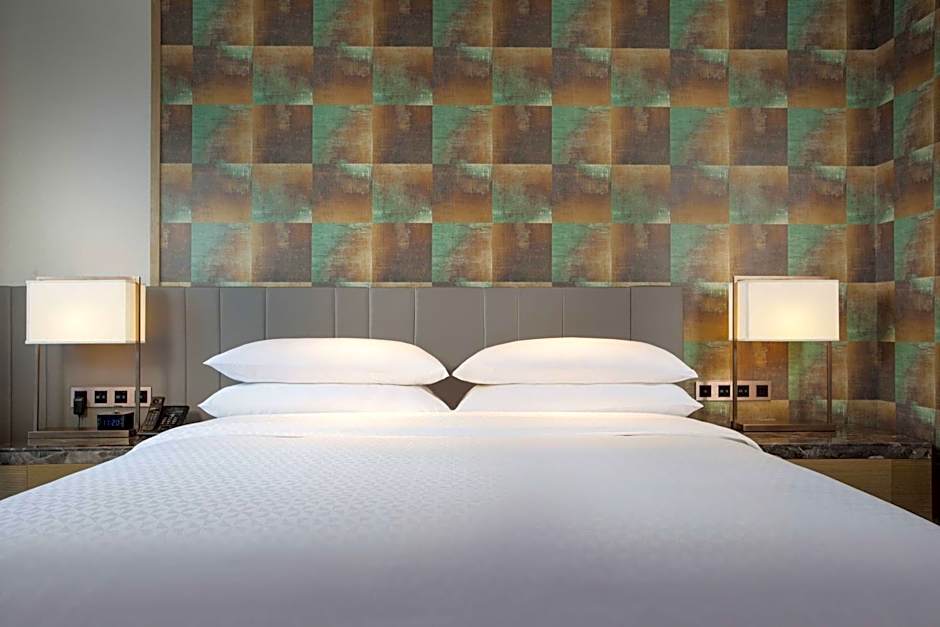 Photo 1 of 2 of Traditional 1 King Bed