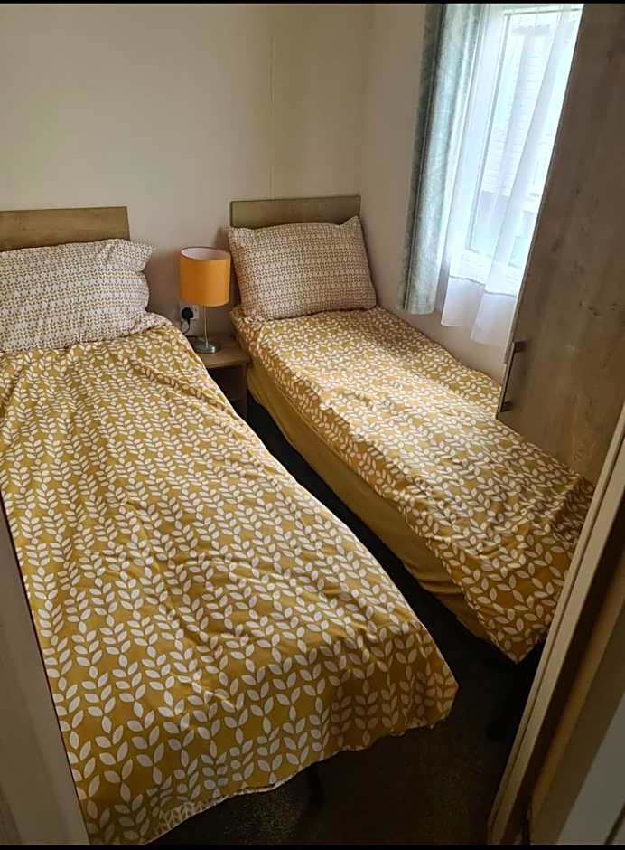 Delux Caravan - Clacton-on-sea