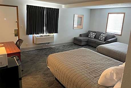 Queen Room with Two Queen Beds - Non-Smoking