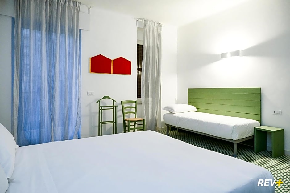 Lia Art Hotel