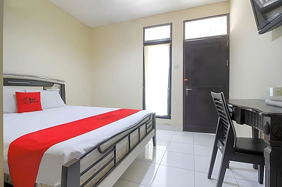 RedDoorz near RS Sarjito Yogyakarta 2