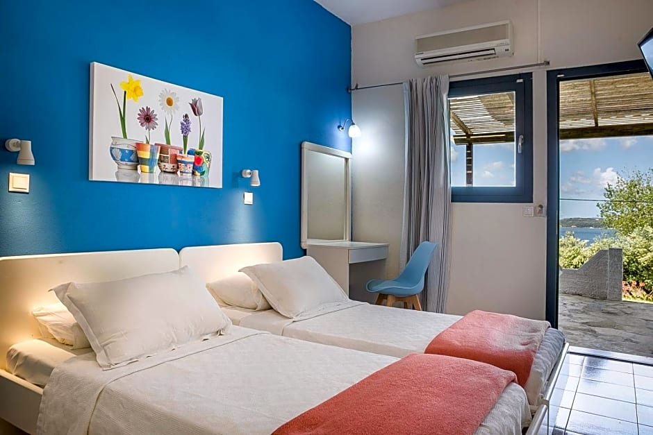 Metaxatos Apartments