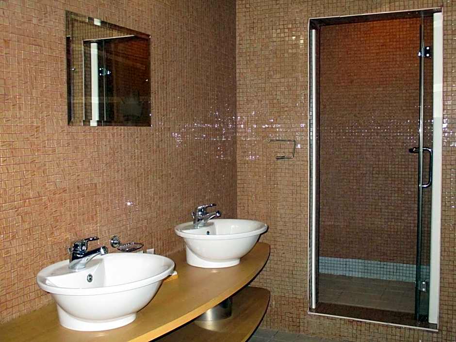 Imperial Royale Hotel