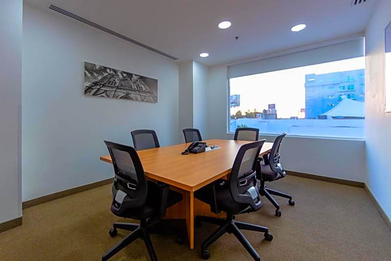 Sleep Inn Leon Antares