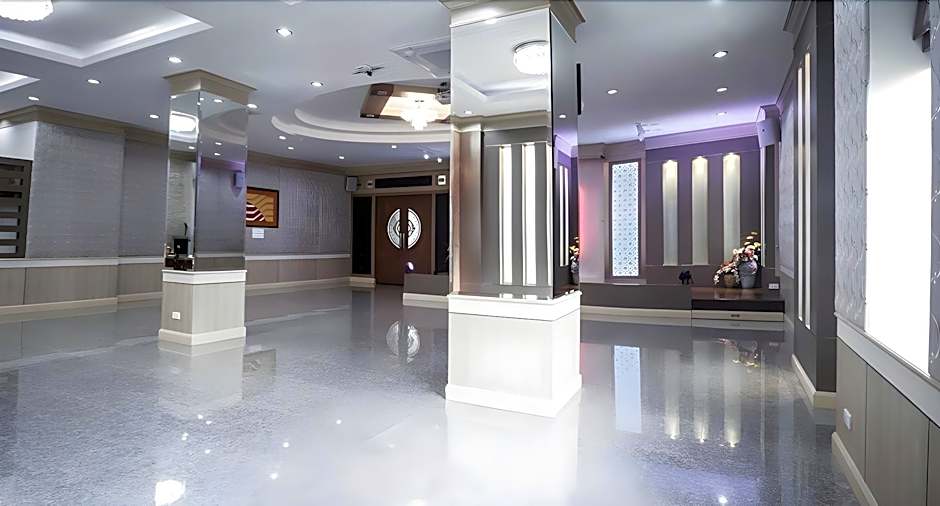 Maneerote Hotel Surin