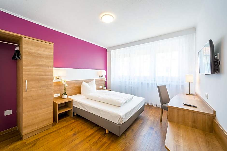 Hotel S16