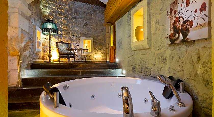Acer Cave Hotel