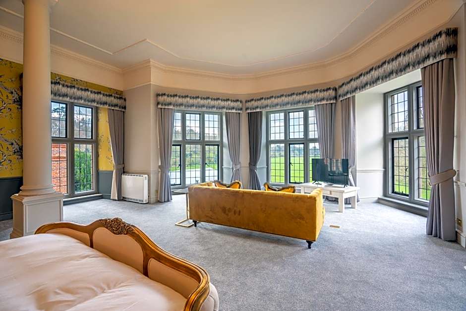 Photo 1 of 6 of Suite