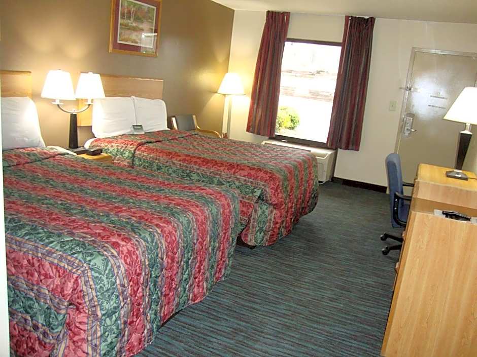 Econo Lodge Inn & Suites Jackson Northwest