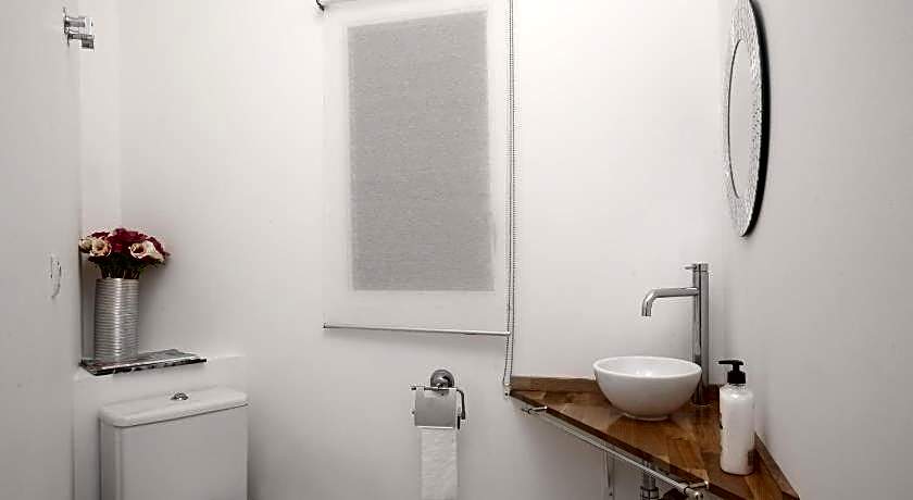 Jardinets Guest House