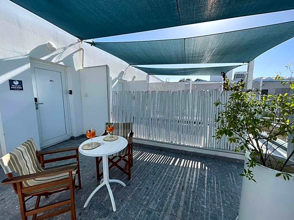 Ocean Dreams Suites - By the Harbour