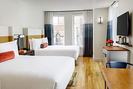 2 Queen Beds Standard City View