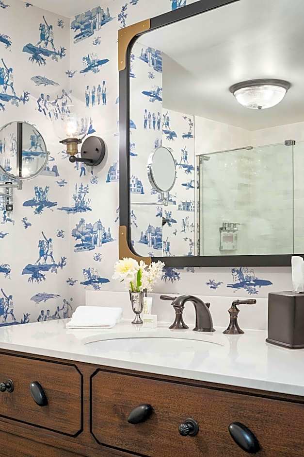 Graduate by Hilton Storrs