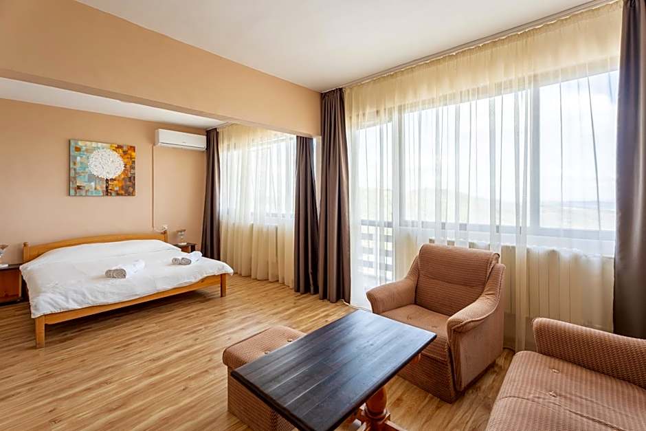 Хотелски комплекс Ямболен