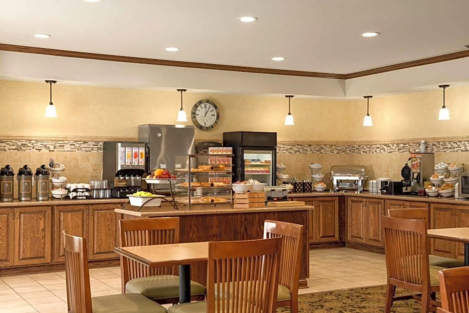 Country Inn & Suites by Radisson, Minot, ND
