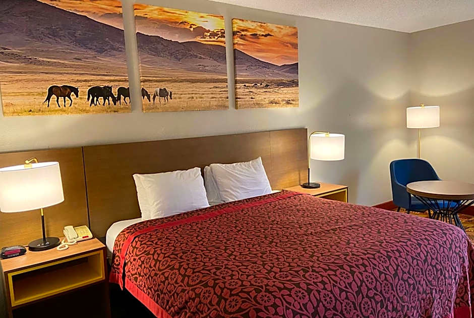 Days Inn & Suites by Wyndham Ridgeland