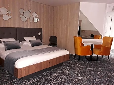 Deluxe Double Room with Shower