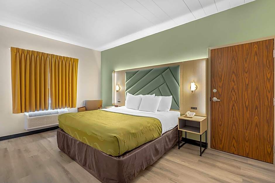 Quality Inn & Suites Monterey I-40