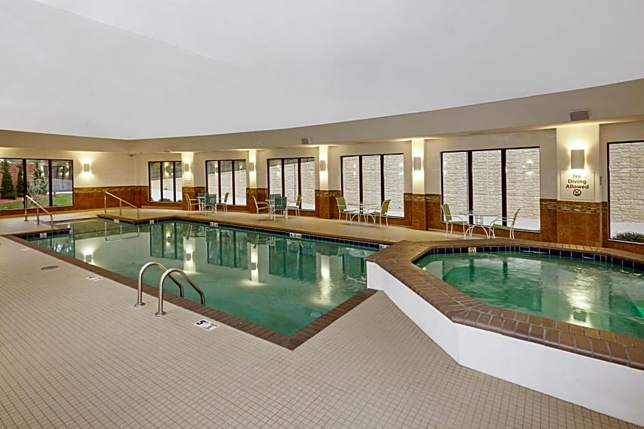Holiday Inn Express and Suites Columbia University Area, an IHG Hotel