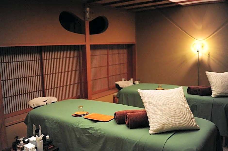 Yugawara Onsen Ashikari Ryokan