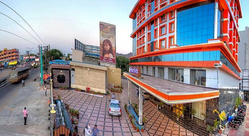 Hotel Benzz Park Vellore
