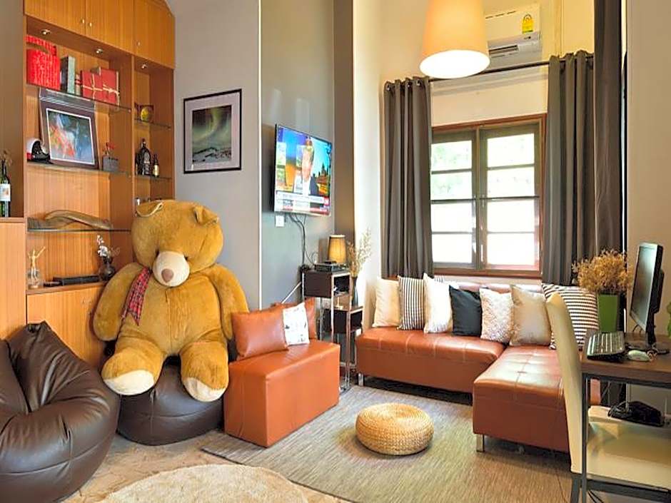 Lost And Found B&B – Bangkok, NY