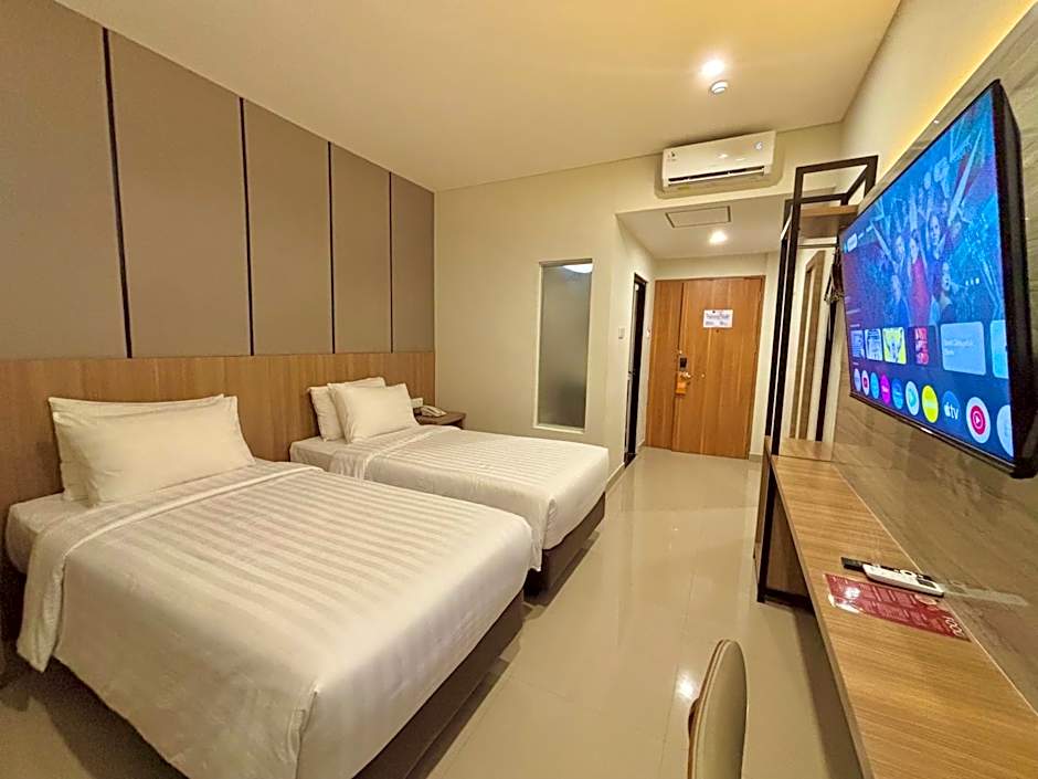 Front One Hotel Gombong