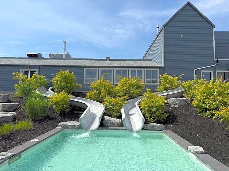 Condos Vacances MSA - incluant piscine et spas extérieurs chauffés à L'ANNÉE!!