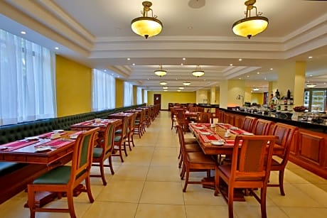 Sarova Woodlands Hotel & Spa