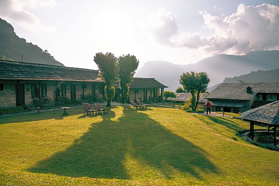Mountain Lodges of Nepal, Tomijong