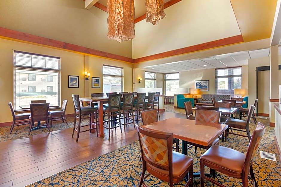 Best Western Golden Prairie Inn And Suites