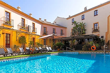 Alcazar De La Reina Hotel
