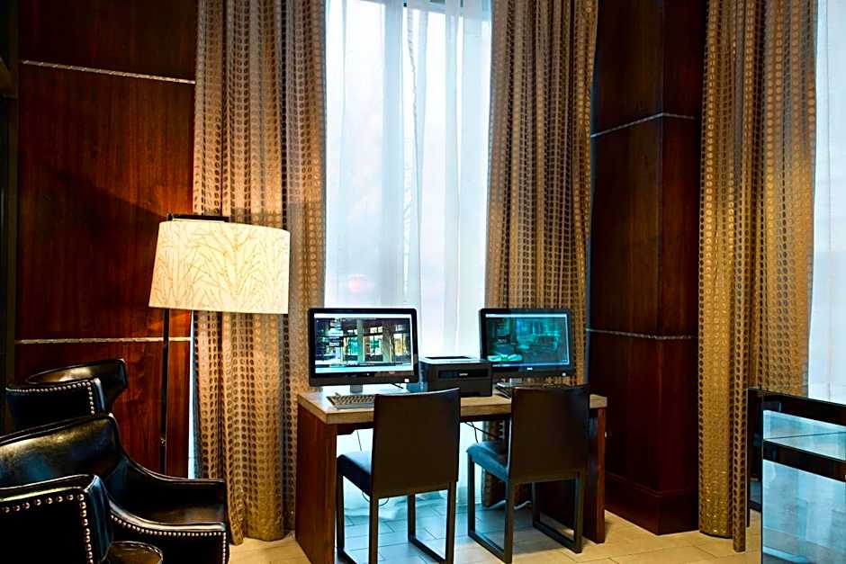 Ambassador Hotel Wichita, Autograph Collection by Marriott