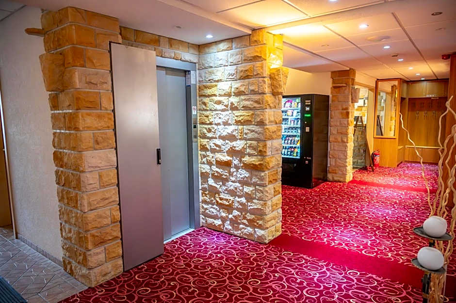 AaRa Hotel