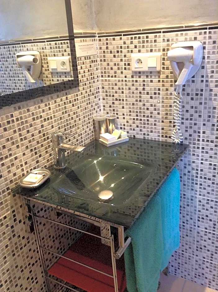 Logis Hotel Restaurant Hostellerie de la Tour